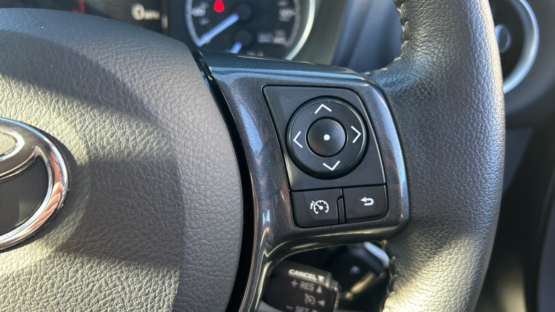 Toyota Yaris 1.5 VVT-i Y20 5dr [Bi-tone] Petrol Hatchback